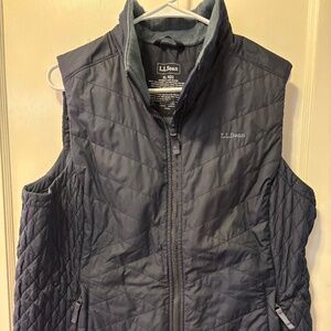 L.L. Bean Women’s Fleece Lined Prima Loft Vest in Carbon Navy